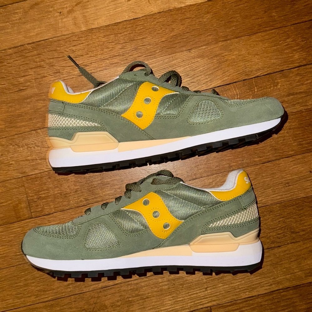 Men’s Saucony sneakers